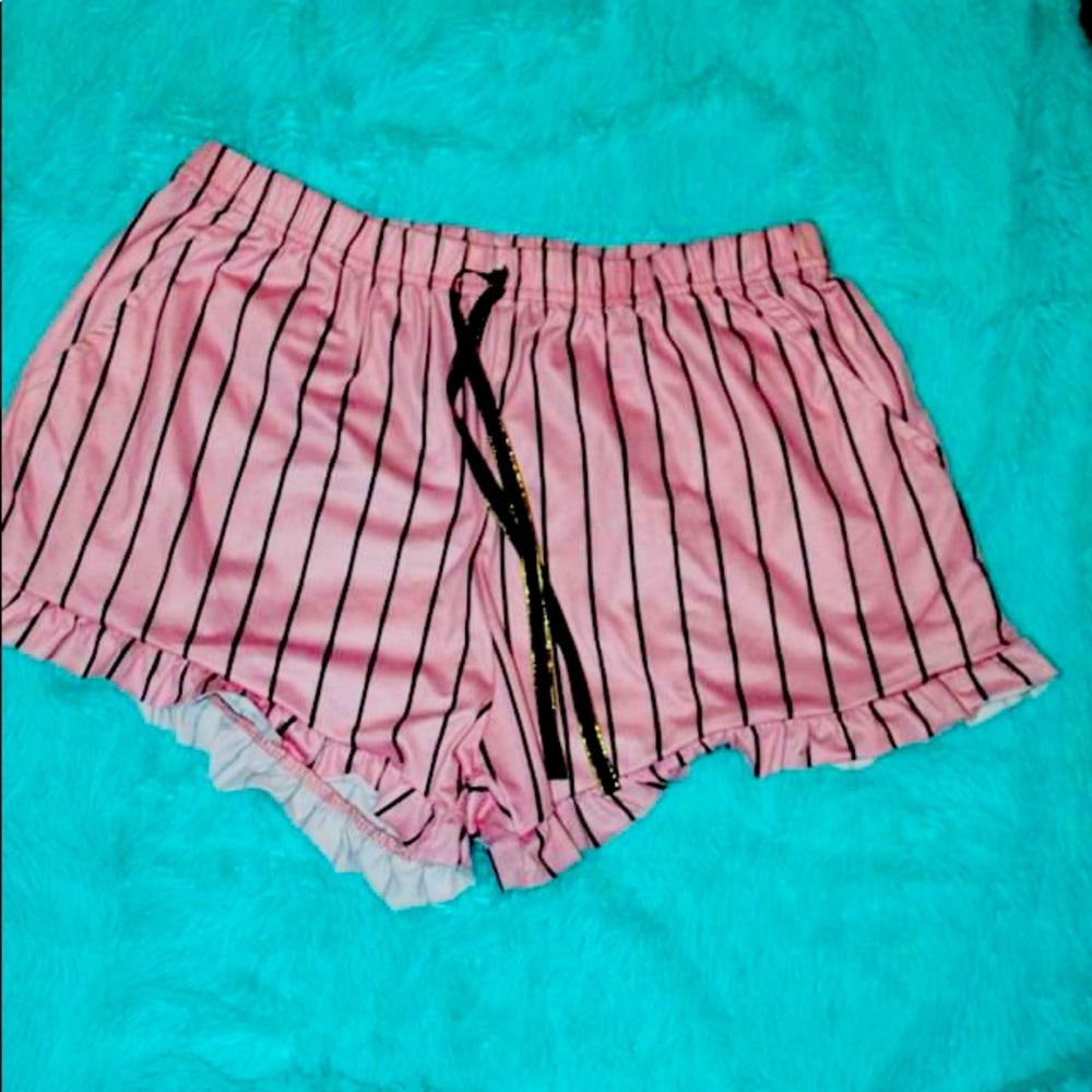 pink shorts